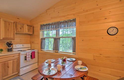 The Cedars Cabin with Beach Access on Panther Pond - Foto 8