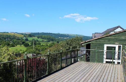Poplar Lodge, Dee Valley Stays - cosy microlodge with detached private shower & WC - Photo 5