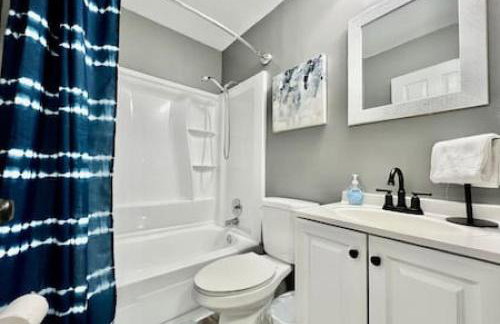 Sleek remodeled Design 2 Bed Trenton, OH Apartment - Foto 11