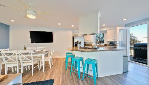 Stunning South Mission Home with Private Rooftop & Ocean Views! - Foto 5