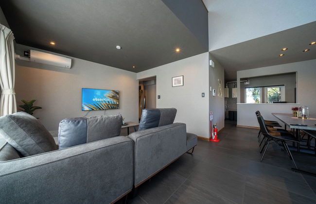 THE CHATEAU - Photo 64