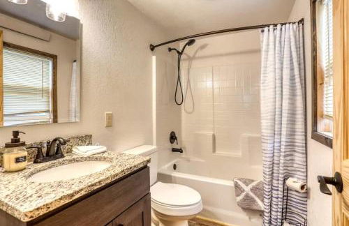 Rustic getaway in the woods - Foto 11