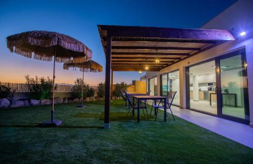 Apartamento de Lujo con Jacuzzi Privado, Piscina y Vistas al Mar - Foto 61