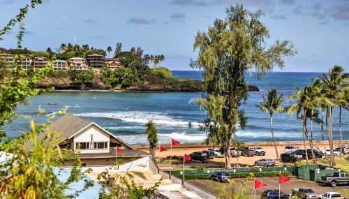 Pristine Lihue Condo with Balcony Walk to Beach! - Foto 3