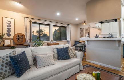 Scenic Deck w Sunset Views Near Temecula Wineries Estrada Ranch by AvantStay - Foto 9