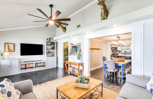 Private Dock and Deck Eagle Mountain Lake Retreat! - Photo 3