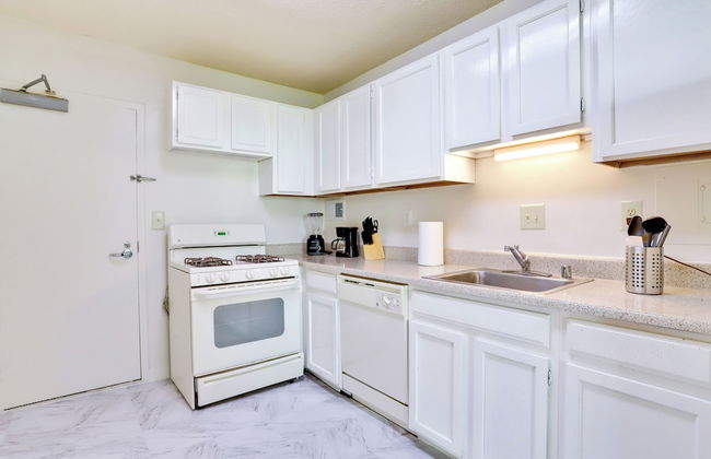 Restful Stay in DC Apartments - Photo 43