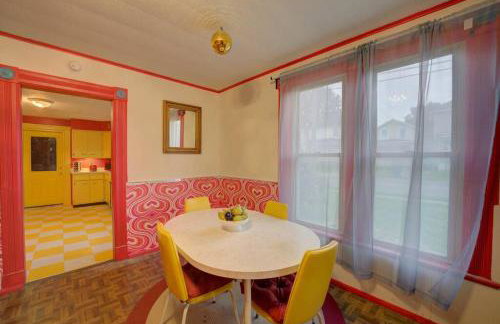 Retro 1970's Rollercoaster House 5 Mins from Cedar Point - Photo 21