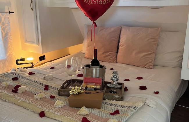 El Camper with private pool - Photo 7