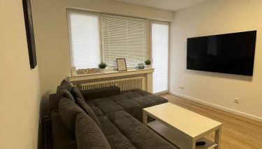 Zentrales und renoviertes Apartment nähe Medienhafen mit Balkon - Foto 2