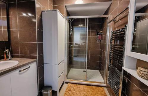 Luchon superbe appartement 8 places 80m2 vue montagne 180 - Foto 10