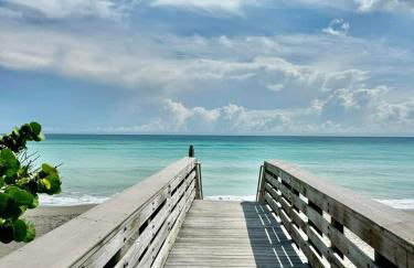 PoshPadz Pool Villa, Hot Tub, Near Beach, Sleeps 6 - Photo 3