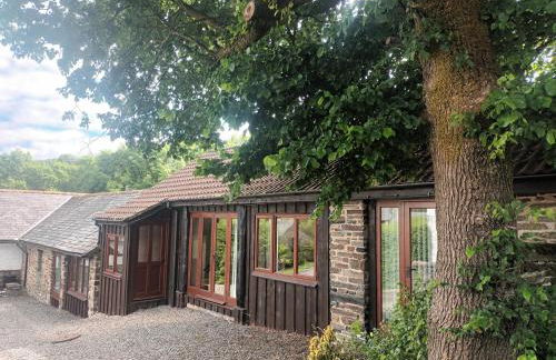 Rural Farm Stay with 6 cottages, 4 miles to Barnstaple, Pet friendly, Daily animal experiences, Outdoor heated pool, Games barn, Free fast WiFi, Free parking - Foto 21