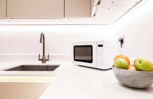 The Desborough Residence - Bright 1BR with Sofa Bed, Modern Lounge & Free Secure Underground Parking - Foto 20