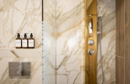 Majestic Manor with outdoor Jacuzzi by 8essentially - Foto 23