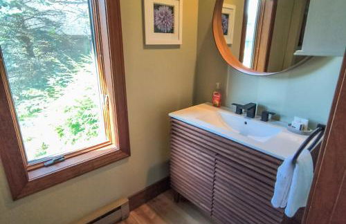 Saltbox 12F - Photo 45