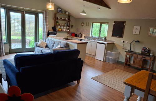 The Potting Shed And The Garden Shed Self Catering - Photo 8