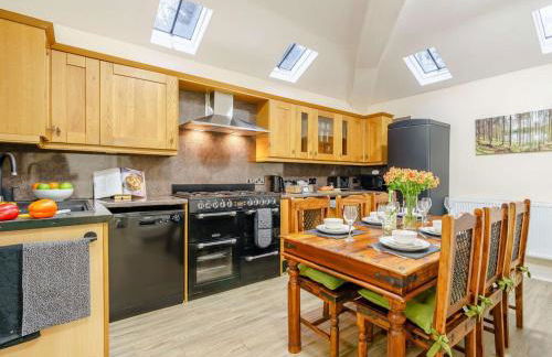 3 Bed in Whitby oc-90809 - Photo 2