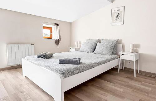 Chez Léna - T2 Cosy & Equipé - Proche Cité médiévale - Foto 15