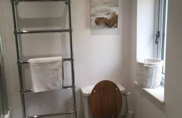 St Anthony’s, bright perkily decorated 3 bedroom house - Photo 28