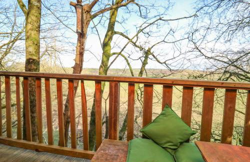 Tree House - Photo 15