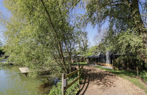 Willow Lodge At Bridge Lake Farm & Fishery - Photo 5