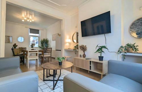 Bright 4BR Home Near Anfield & Free Parking - Foto 9