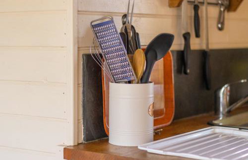 Pod3 - Powys River Pods - Pet Friendly Glamping Pod Builth Wells Powys Wales - Foto 10