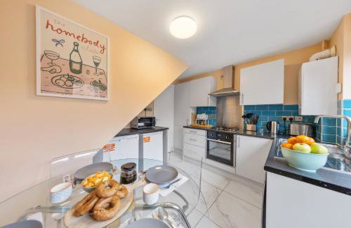 The Belvedere Stay - Free Parking, Spacious Garden, Super King Bed - Foto 19