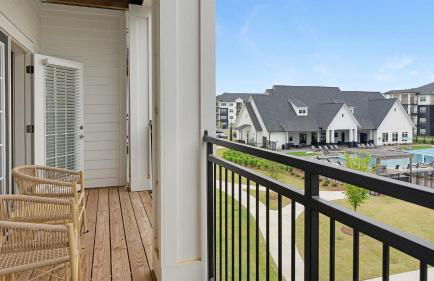 Landing Amazing 3BD Pool Yoga Studio - Photo 57