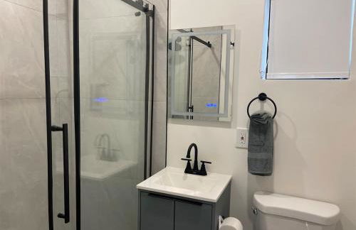 Transit-Friendly Flamingo Park Hideaway - Foto 15