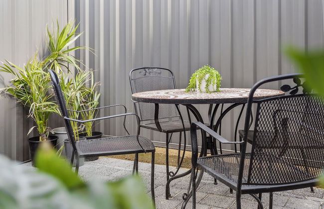 Perth Airport Hideaway - Photo 23