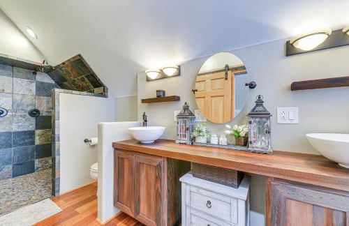 Dreamy Alpine Cabin with Hot Tub, Fireplace and More! - Foto 16