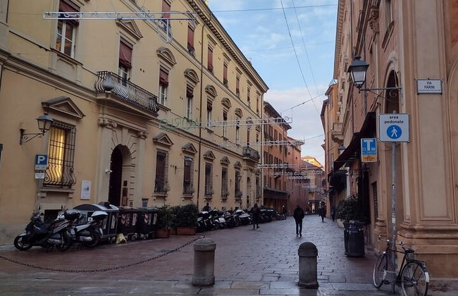 Storia Antica e Recente di Bologna: Un Tour Audio Senza Guida - Foto 5