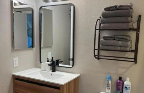 MagicwayVillas Mick's ClockHouse Pool & Spa - Walk to Disneyland - Foto 25