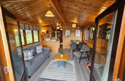 Bure River Lodge Houseboat - Photo 7