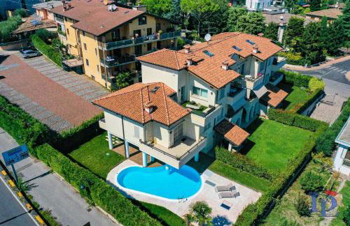 Bea's House, Restyling 2026 Sirmione with Private Garden and shared Pool DesenzanoLoft Official Partner Homes & Villas by Marriott Bonvoy - Foto 19