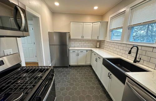 The Allen House - 3 Bedroom - 2 Full Bath - Private Gorgeous Apartment - Sleeps 8 - Foto 10