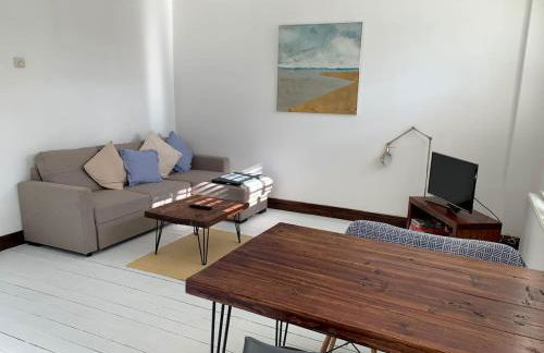 Charming 2-Bedroom Maisonette - Foto 1