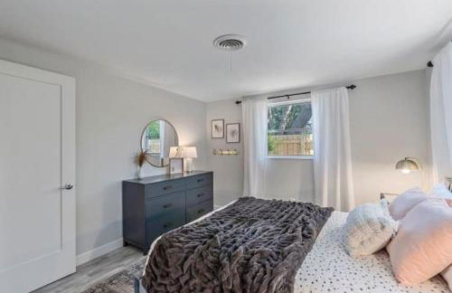 The Wisteria Oasis With heated pool and hot tub - Foto 26