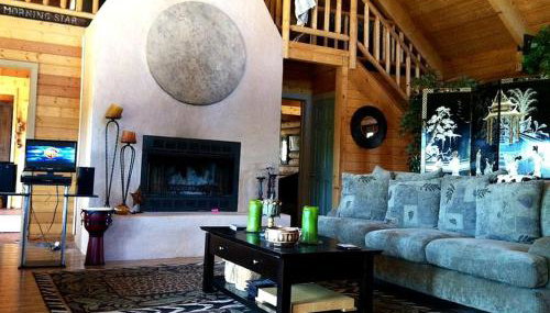 Spacious, Inviting Log Cabin Encircled by Wildlife in Utah - Foto 3