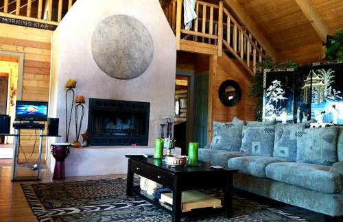 Spacious, Inviting Log Cabin Encircled by Wildlife in Utah - Foto 3