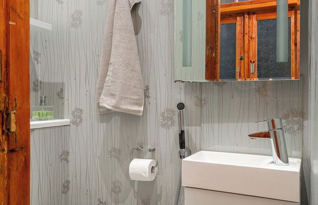 Historical Apartment in Tampere Downtown with Free Parking - Photo 22