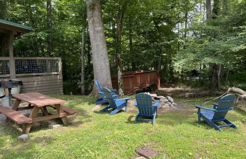 Sweet - 2 Bedrooms, 2 Baths, Sleeps 6 Cabin by RedAwning - Foto 3