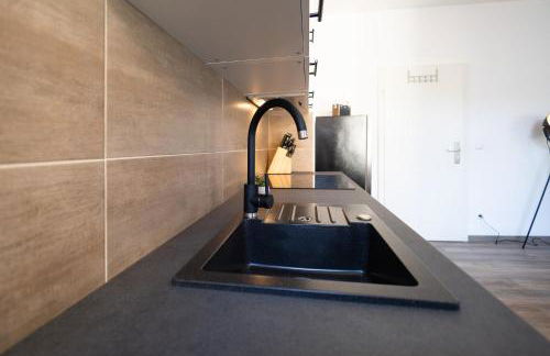 Apartments am Neuen Theater - Parkplatz nach Verfügbarkeit - Altstadt - Küche - Wifi - Powered by Ko-Living - Foto 27