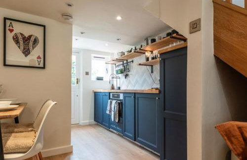 Cosy 2BD Cottage in Oxfordshire - Near Daylesford! - Photo 48