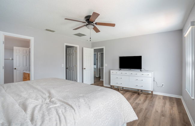 Poolside Serenity Near Disney World 4 Bedroom Home by RedAwning - Foto 5