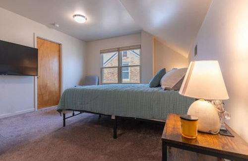 4 Bedroom 2 and a half bath that Sleeps 8 Near it all Ford Telegraph - Foto 22