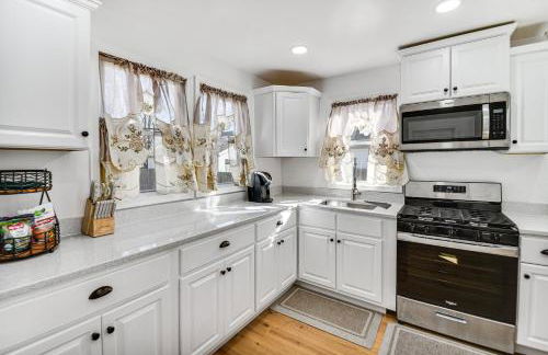 2 Mi to Naval Base Walkable Norfolk Retreat - Foto 2