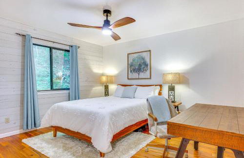 Lakefront Murphy Getaway with Deck, Dock and Kayaks! - Foto 11